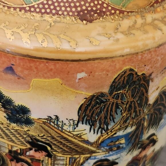 Vintage Satsuma Japanese Pottery Gold Painted Vases Set of 2 - Picture 10 of 12